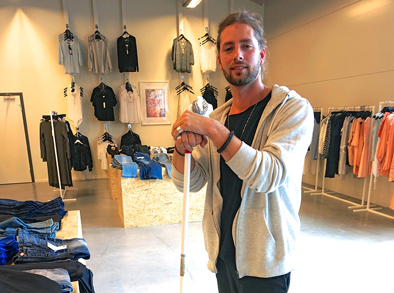 Christian testar klädbutik i Älmhult