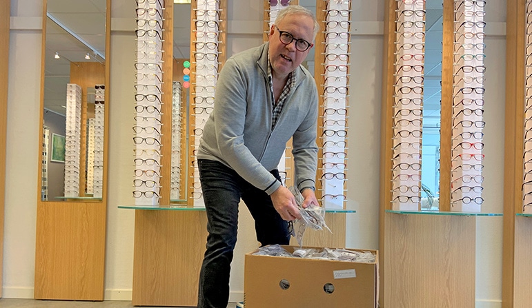 ”Glasögonmäster” åker på sin femte välgörenhetsresa
